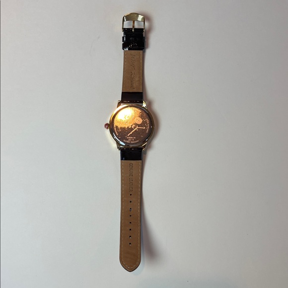 Betsey Johnson Giraffe Watch XOXO - Picture 3 of 6